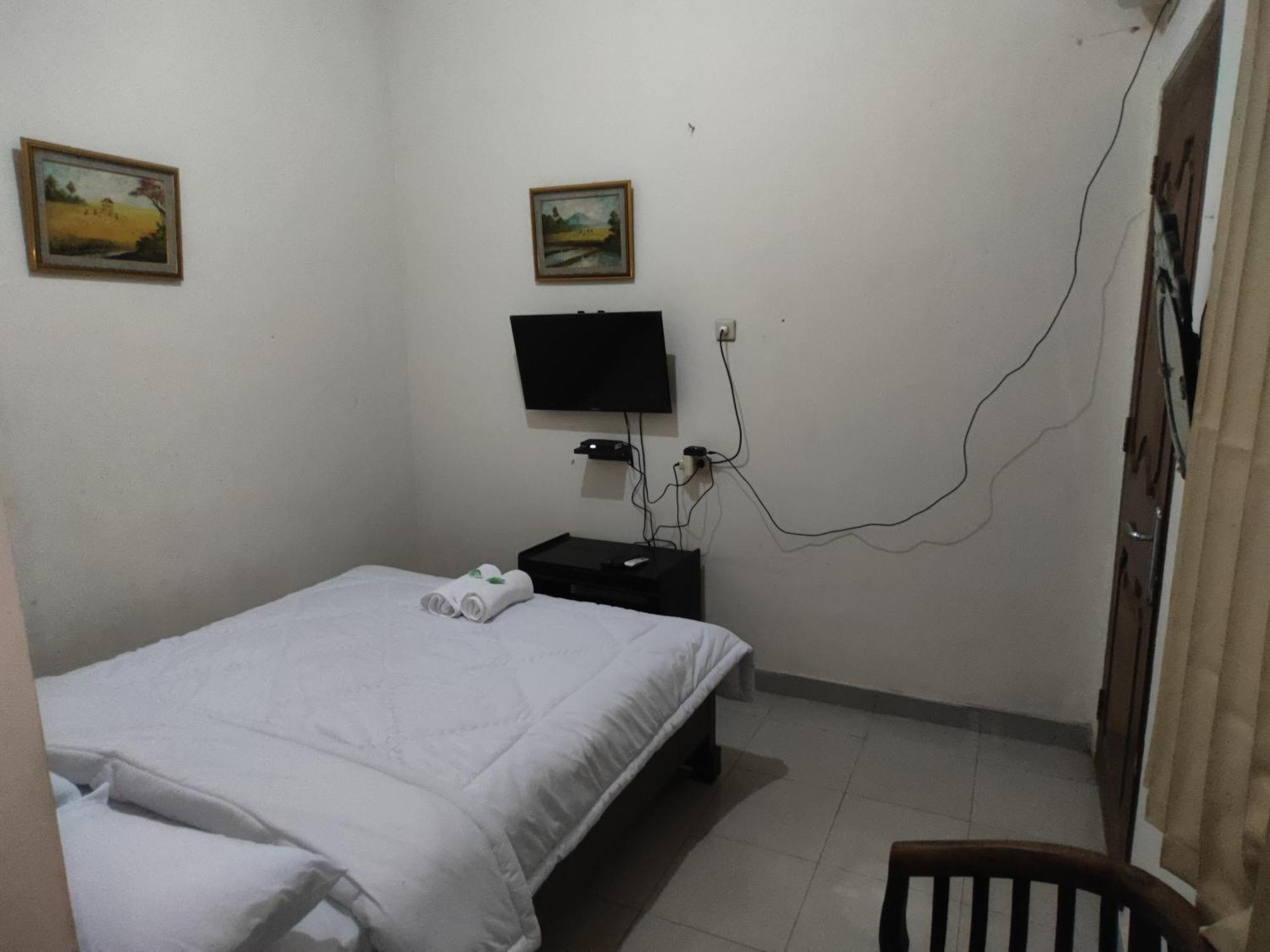 Tirto 27 Homestay Yogyakarta Exterior photo