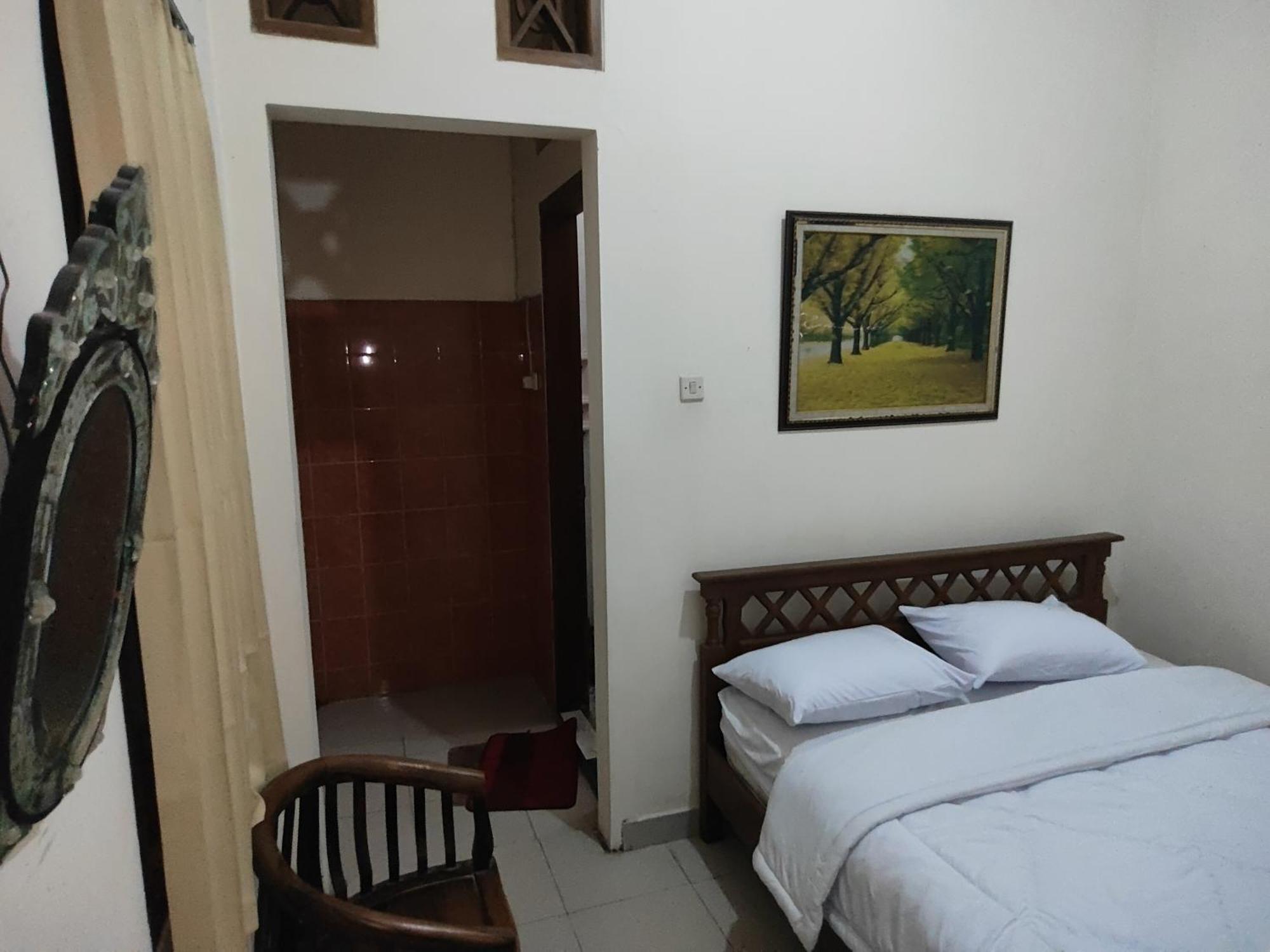 Tirto 27 Homestay Yogyakarta Exterior photo