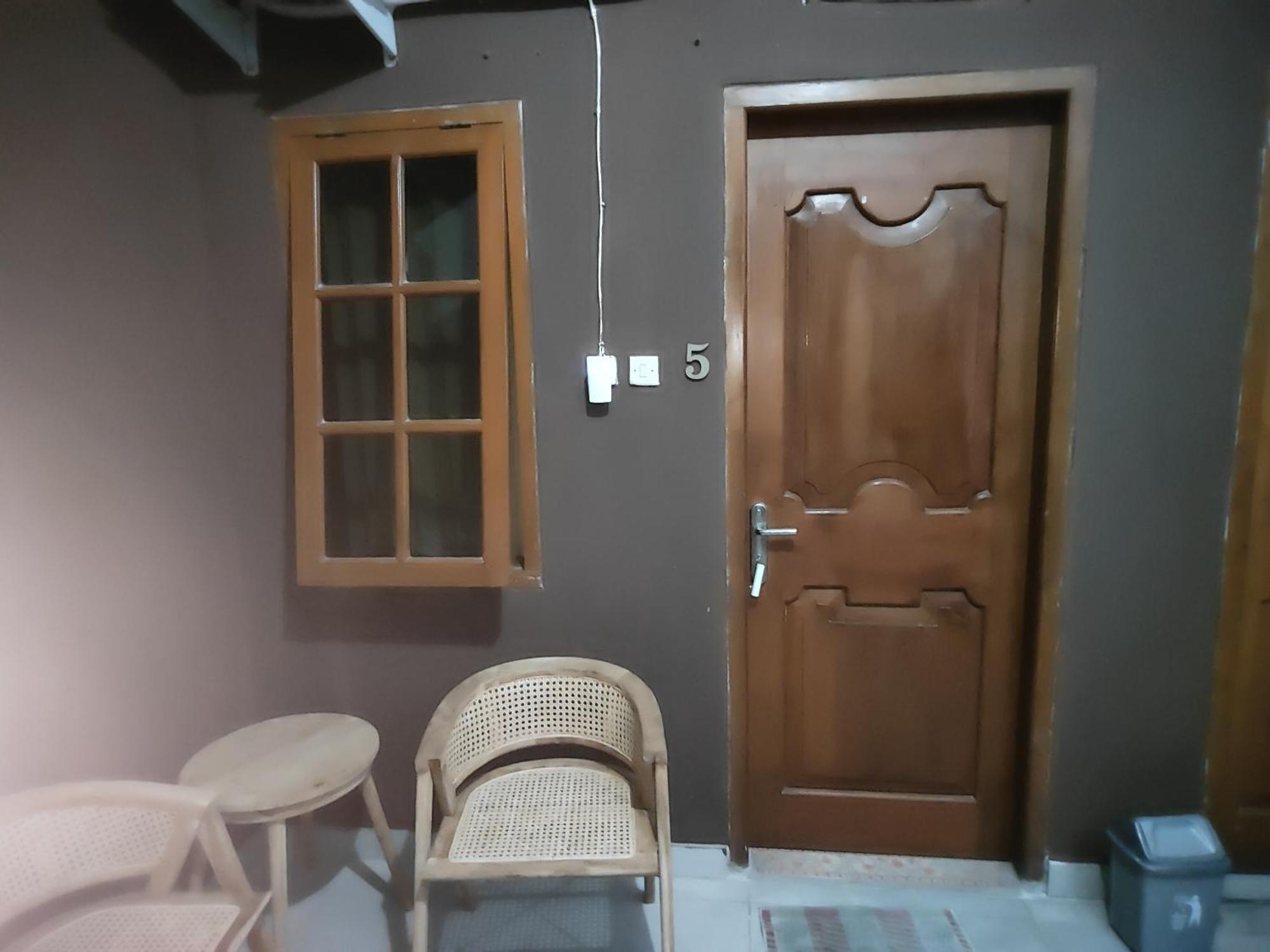 Tirto 27 Homestay Yogyakarta Exterior photo