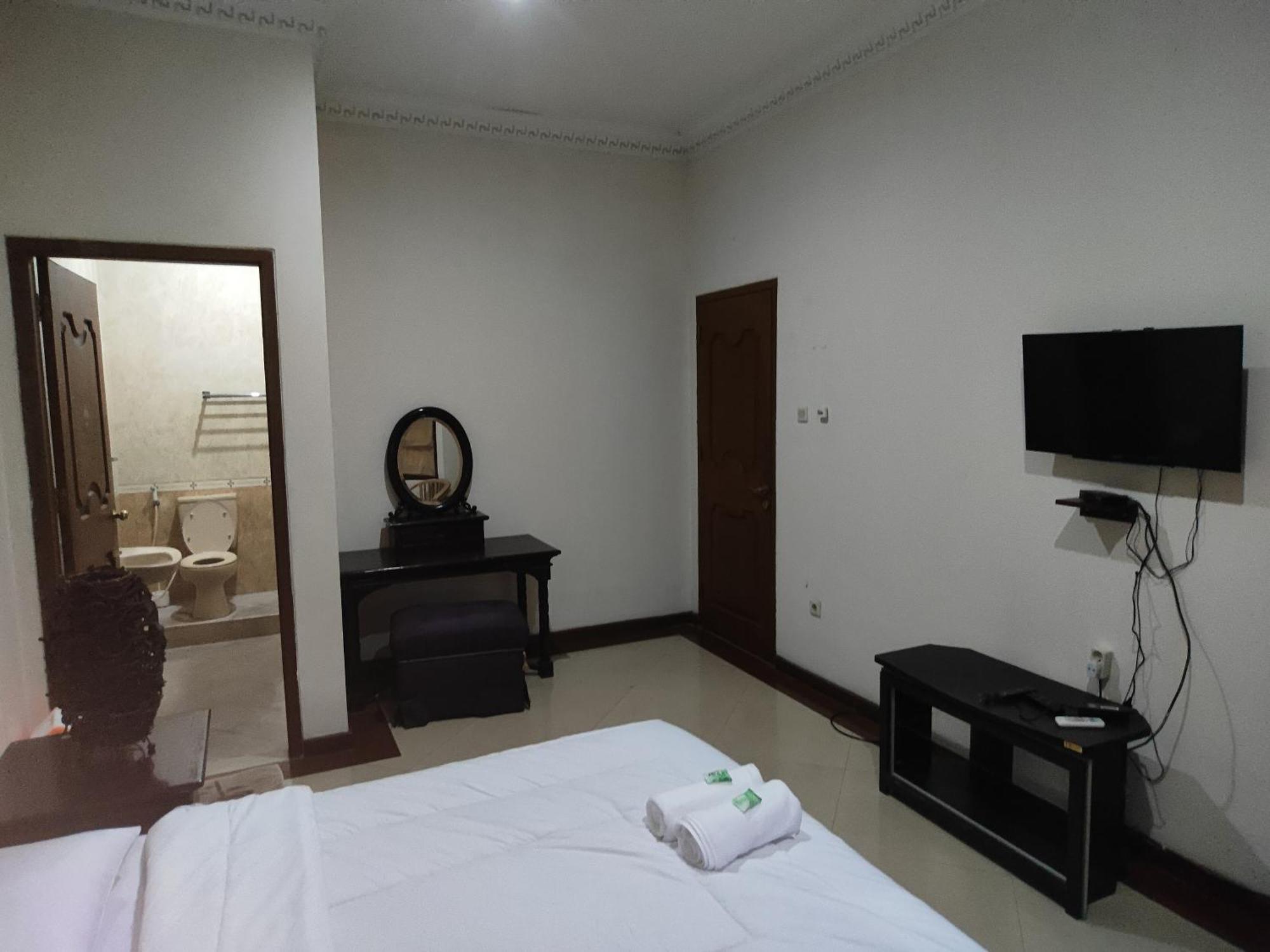 Tirto 27 Homestay Yogyakarta Exterior photo