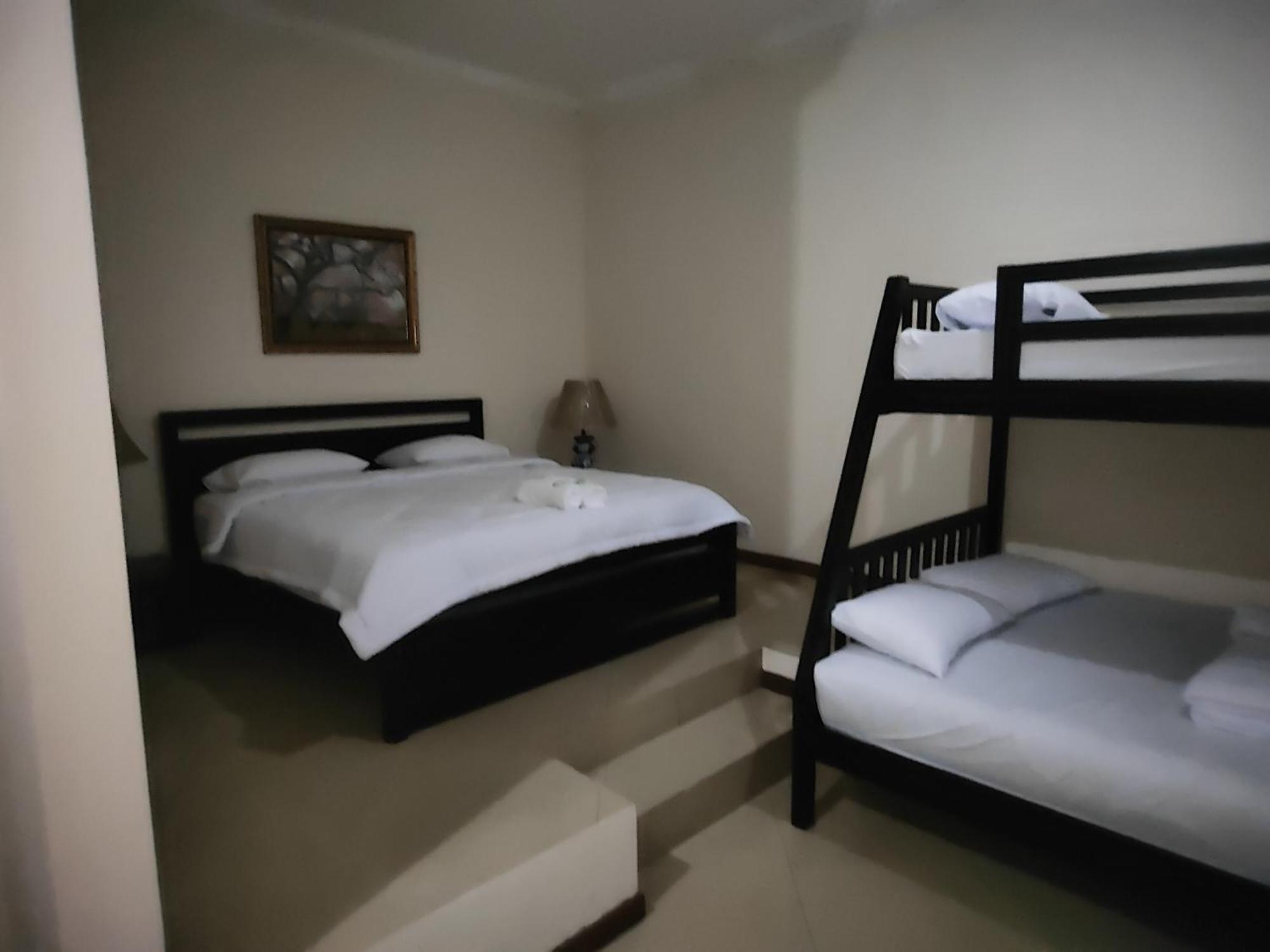 Tirto 27 Homestay Yogyakarta Exterior photo