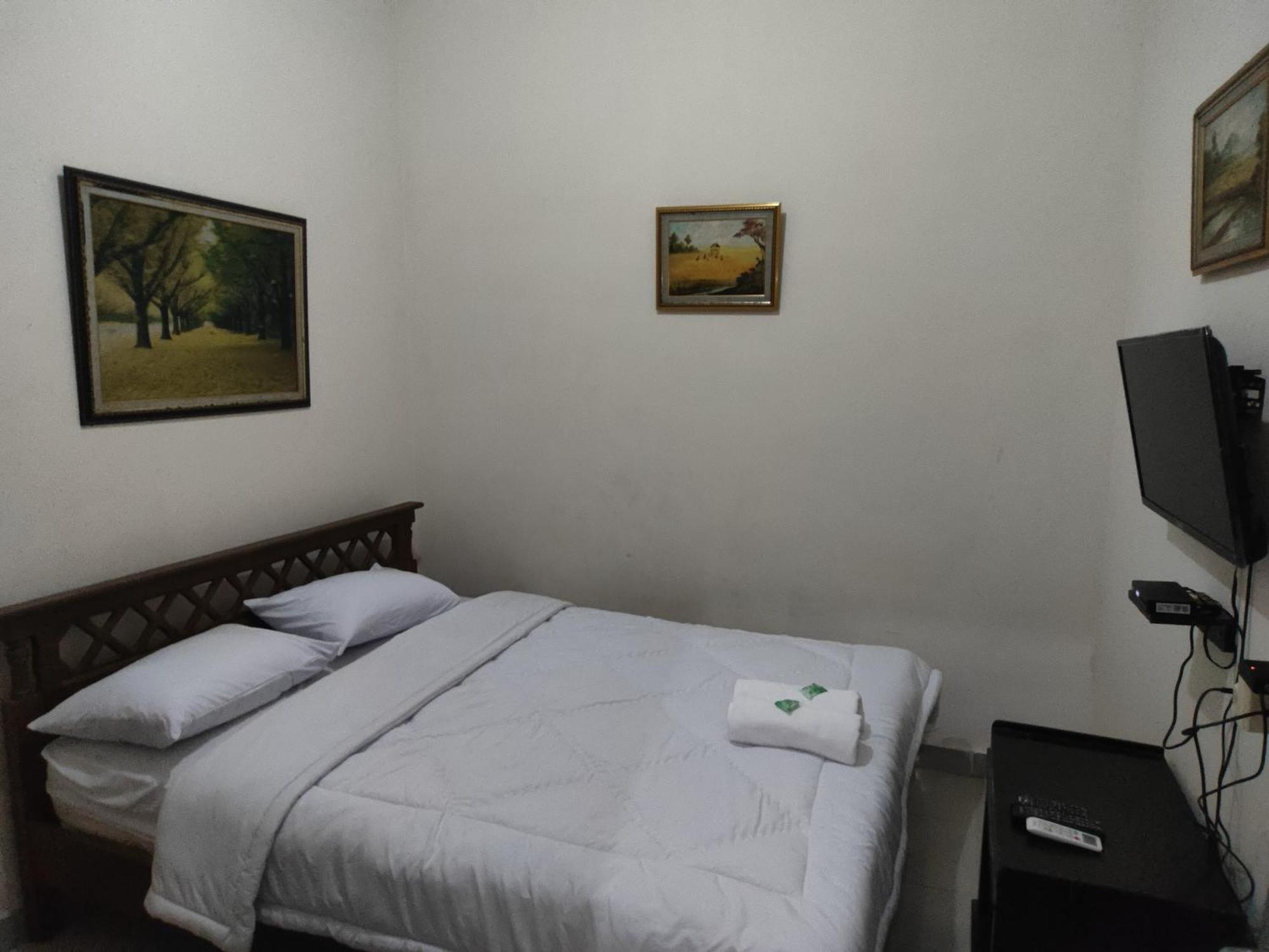 Tirto 27 Homestay Yogyakarta Exterior photo