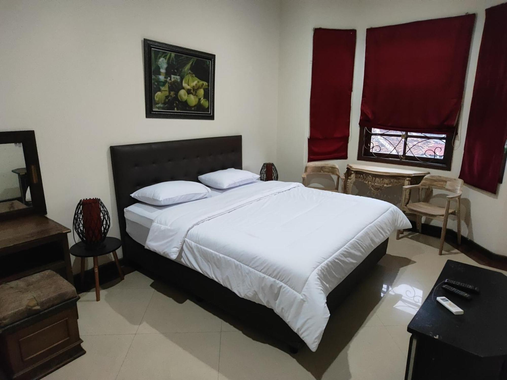 Tirto 27 Homestay Yogyakarta Exterior photo