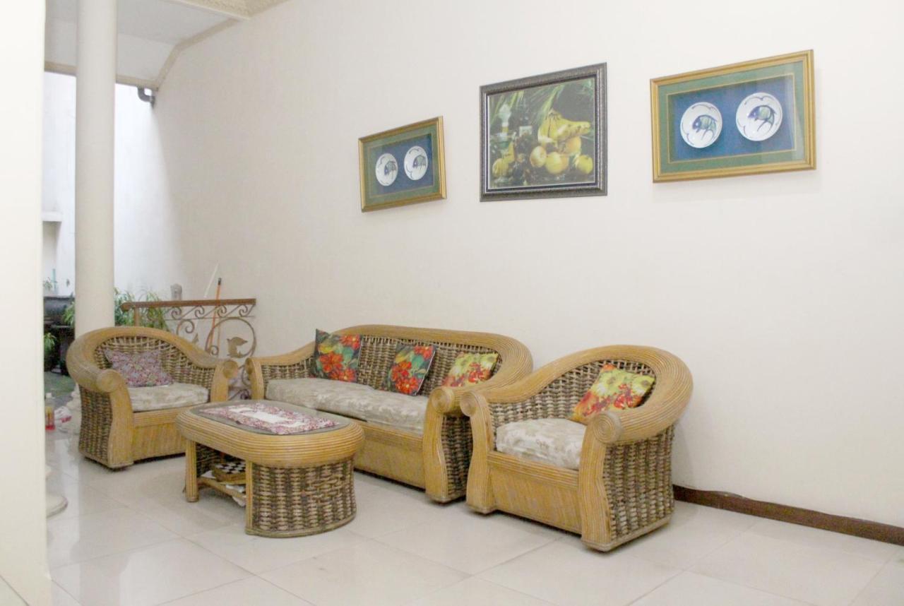 Tirto 27 Homestay Yogyakarta Exterior photo
